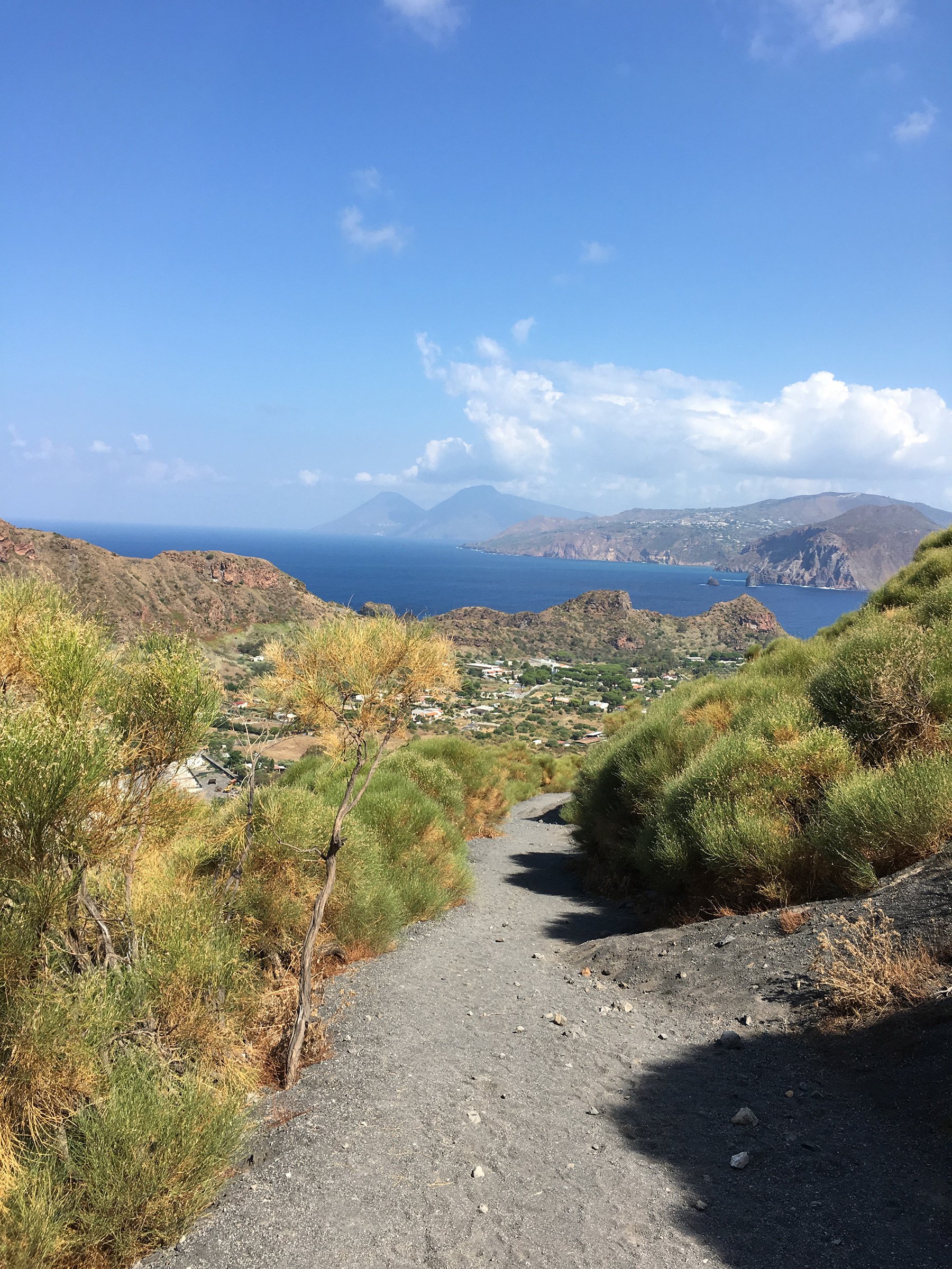 Vue sur Lipari au loin